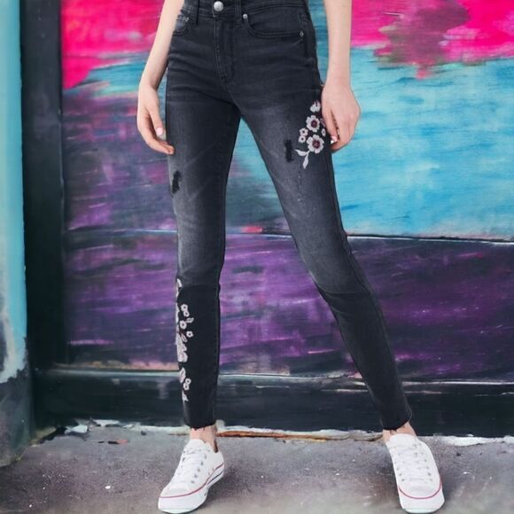 Aeropostale Seriously Stretchy Jeans Sz 8 High Waist Floral Embroidery SkinnyA - Picture 1 of 16